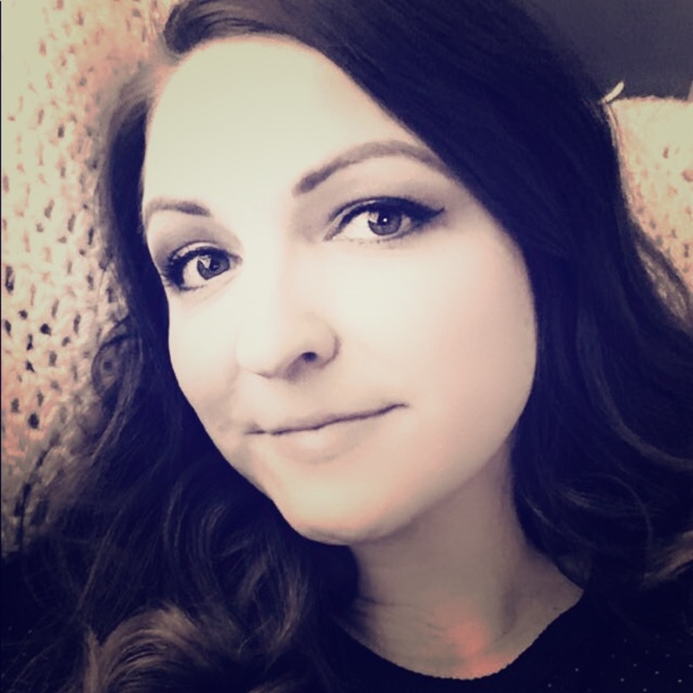 Meet your Posher, Haily